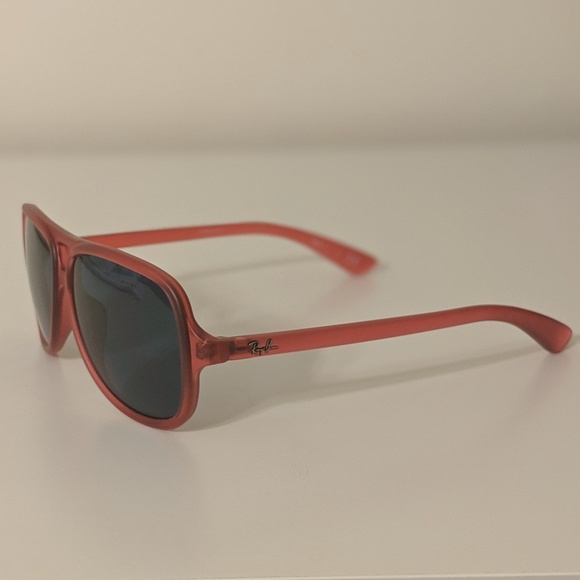 Ray-Ban sunglasses - Picture 4 of 4